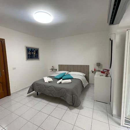 Geppino'S Home نابولي المظهر الخارجي الصورة
